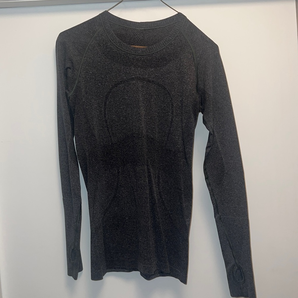 Women’s lululemon long sleeve tshirt